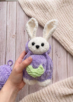 The Knitty Bunny - Mini Knitted Bunny Kit di livello facile - The Cuddle Yarn