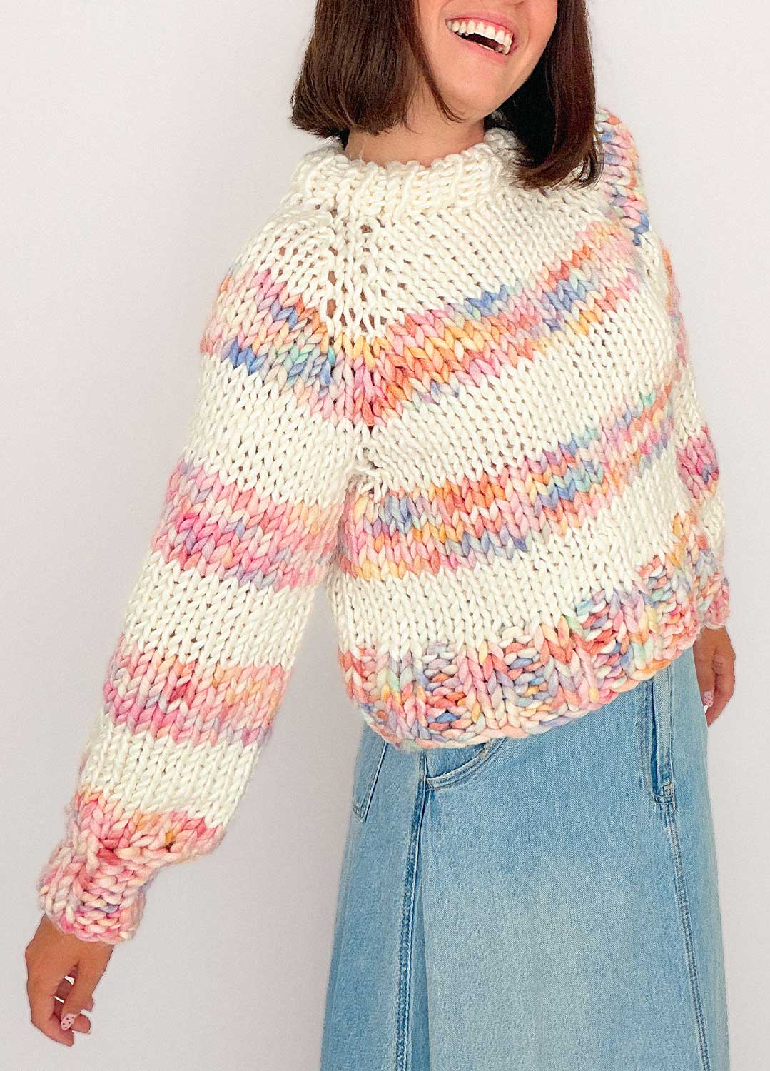 The Striped Rainbow Sweater Kit x @paula.on.knits – Versione The Yummy Yarn