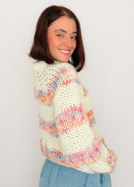 The Striped Rainbow Sweater Kit x @paula.on.knits – Versione The Yummy Yarn