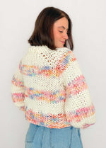 The Striped Rainbow Sweater Kit x @paula.on.knits – Versione The Yummy Yarn