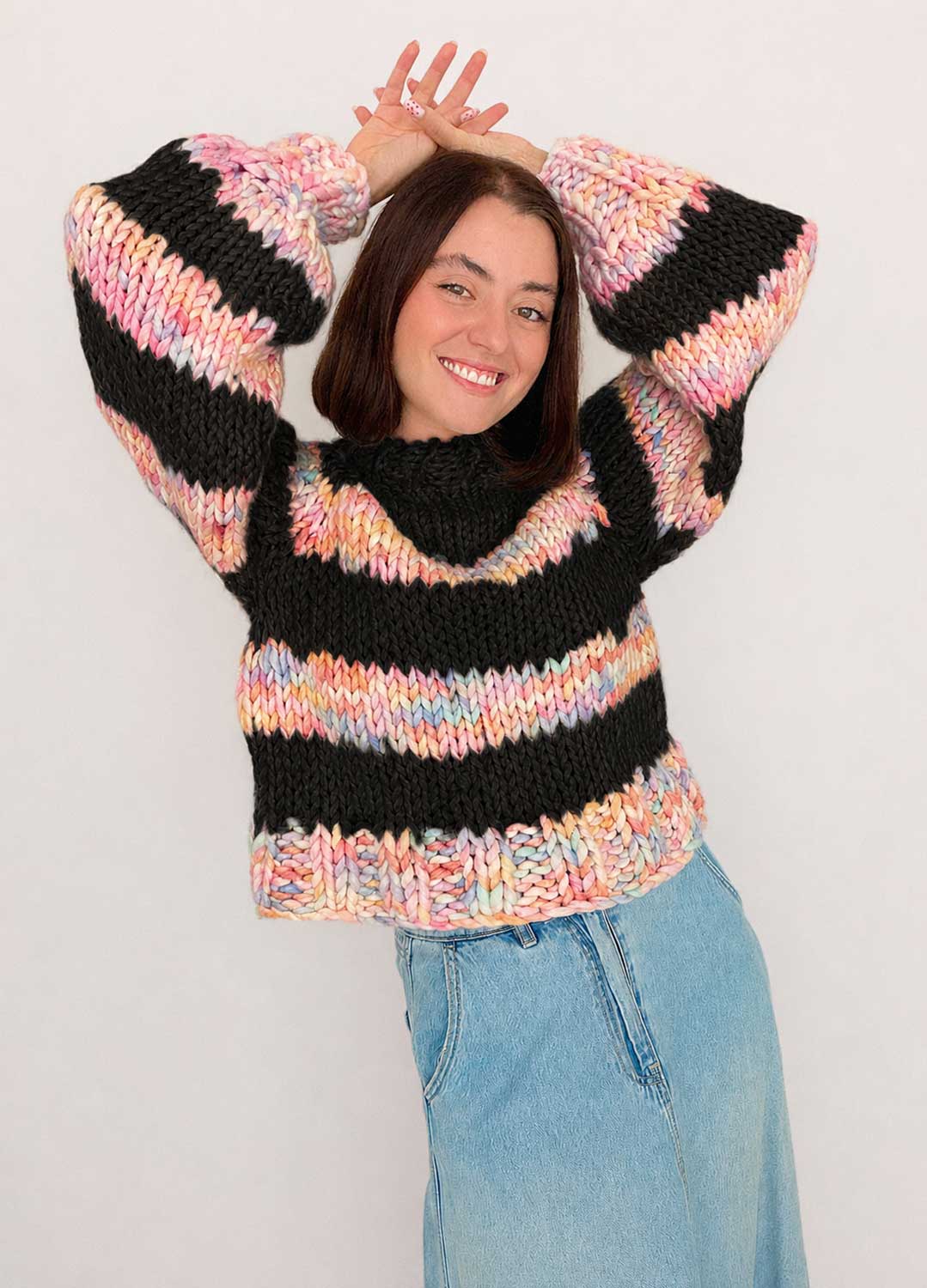 The Striped Rainbow Sweater Kit x @paula.on.knits – Versione The Yummy Yarn