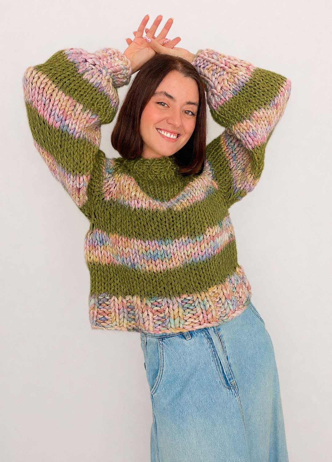 The Striped Rainbow Sweater Kit x @paula.on.knits – Versione The Yummy Yarn