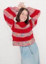 The Striped Rainbow Sweater Kit x @paula.on.knits – Versione The Yummy Yarn