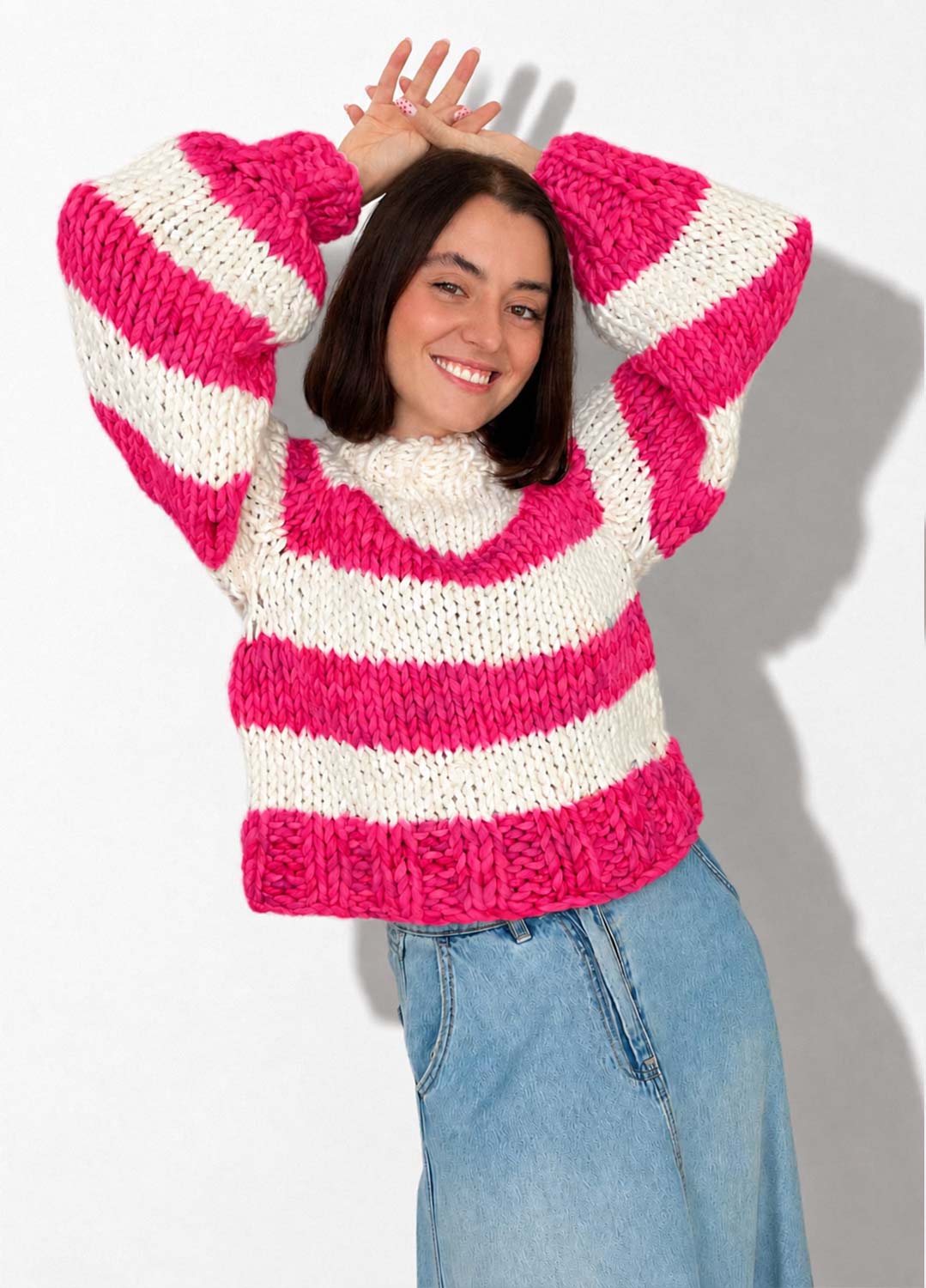 The Striped Rainbow Sweater Kit x @paula.on.knits – Versione The Yummy Yarn