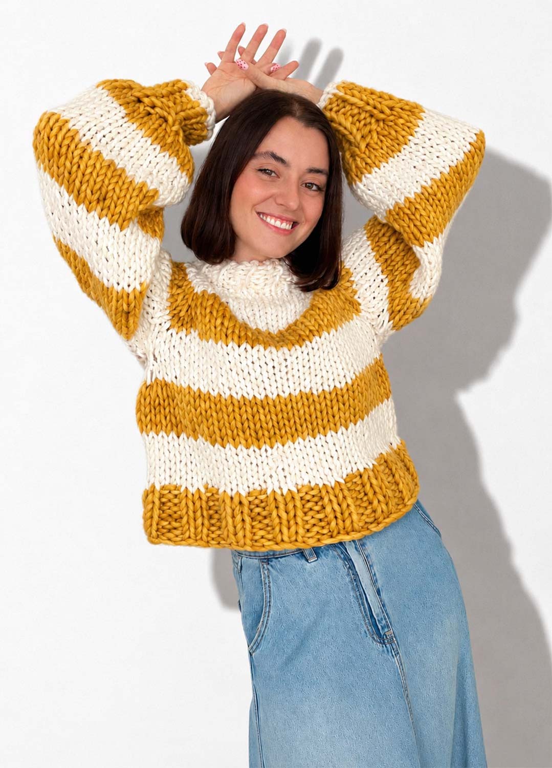 The Striped Rainbow Sweater Kit x @paula.on.knits – Versione The Yummy Yarn
